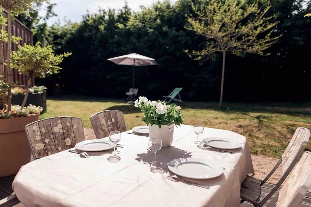Holiday home Maison Et Jardin 2Chambres 2Salles De Bain Sene